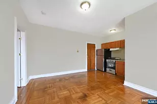 124 Storms Ave 4E, Jersey City, NJ 07306 - Photo 8