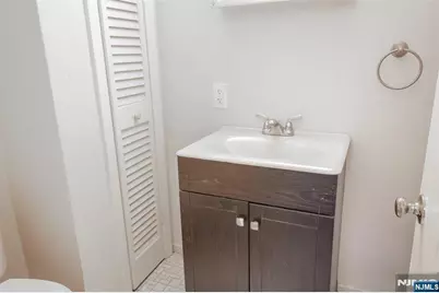 222 Claremont Avenue, Verona, NJ 07044 - Photo 22