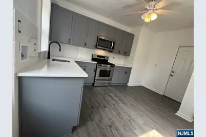 542 Valley Brook Avenue 3 #3, Lyndhurst Township, NJ 07071 - Photo 2