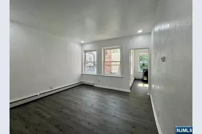 542 Valley Brook Avenue 3 #3, Lyndhurst Township, NJ 07071 - Photo 4