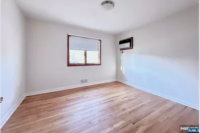 48 Center Court, Garfield, NJ 07026 - Photo 18