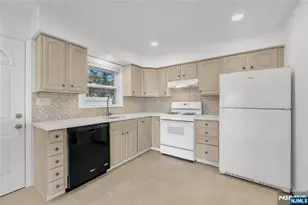 203 Snedeker Pl, Northvale, NJ 07647 - Photo 6