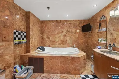 1512 Palisade Avenue 17A #17A, Fort Lee, NJ 07024 - Photo 18