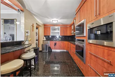 1512 Palisade Avenue 17A #17A, Fort Lee, NJ 07024 - Photo 8