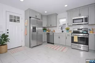 326 Ogden St, Orange, NJ 07050 - Photo 12