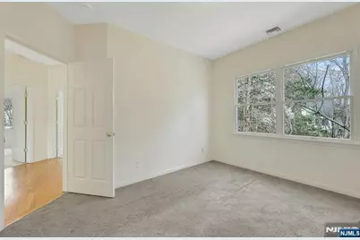 62 E Crescent, Mahwah, NJ 07430 - Photo 24