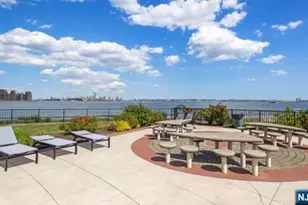 100-81 Shearwater, Jersey City, NJ 07305 - Photo 24