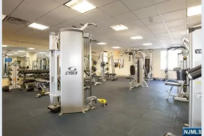 100-81 Shearwater, Jersey City, NJ 07305 - Photo 26