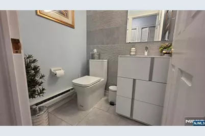 100-81 Shearwater, Jersey City, NJ 07305 - Photo 10