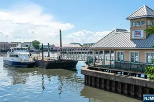 100-81 Shearwater, Jersey City, NJ 07305 - Photo 28