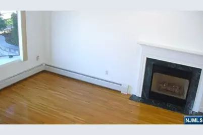 340 E Brinkerhoff Avenue A #A, Palisades Park, NJ 07650 - Photo 6