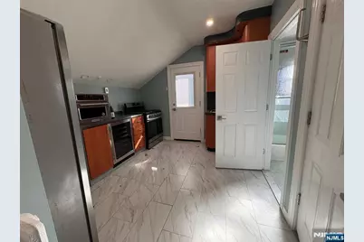 282 Harding Avenue 2nd Floor #2nd floor, Teaneck Township, NJ 07666 - Photo 8