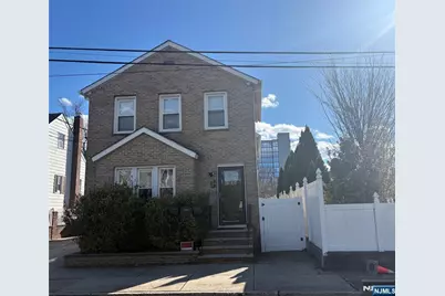 282 Harding Avenue 2nd Floor #2nd floor, Teaneck Township, NJ 07666 - Photo 2