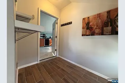 282 Harding Avenue 2nd Floor #2nd floor, Teaneck Township, NJ 07666 - Photo 6