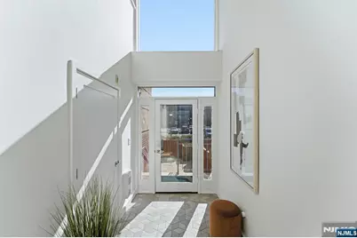 308 Nelson Court, Edgewater, NJ 07020 - Photo 4