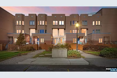 308 Nelson Court, Edgewater, NJ 07020 - Photo 2