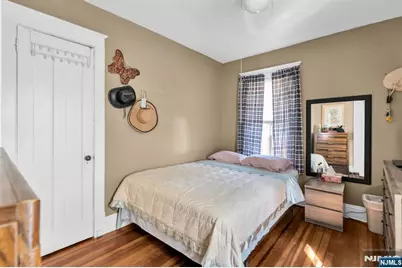 301 Henley Avenue, New Milford, NJ 07646 - Photo 20