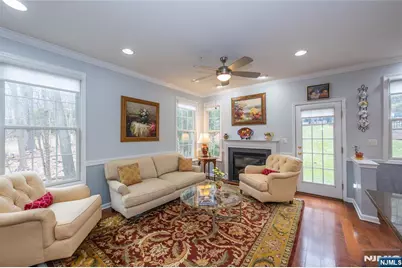 1 Ashley Court 701 #701, Hawthorne, NJ 07506 - Photo 8