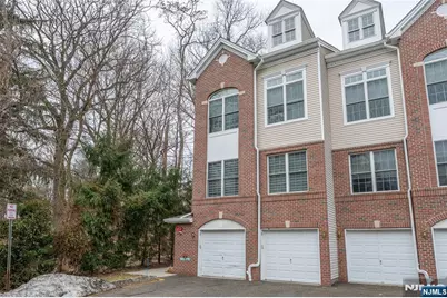 1 Ashley Court 701 #701, Hawthorne, NJ 07506 - Photo 2
