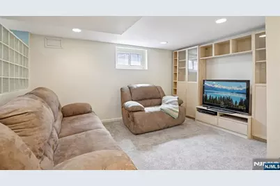 6 S Garden Court, Garfield, NJ 07026 - Photo 28