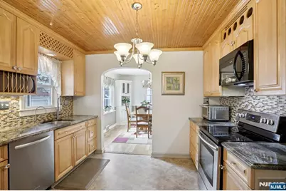 6 S Garden Court, Garfield, NJ 07026 - Photo 12