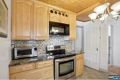 6 S Garden Court, Garfield, NJ 07026 - Photo 14