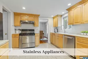76 Carlton Ave, Ho Ho Kus, NJ 07423 - Photo 20