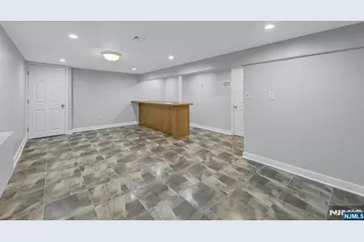 488 Fairlawn Parkway, Saddle Brook Township, NJ 07663 - Photo 36