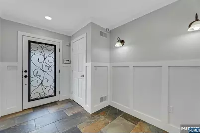 488 Fairlawn Parkway, Saddle Brook Township, NJ 07663 - Photo 6