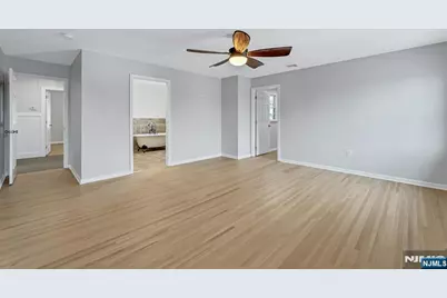 488 Fairlawn Parkway, Saddle Brook Township, NJ 07663 - Photo 28