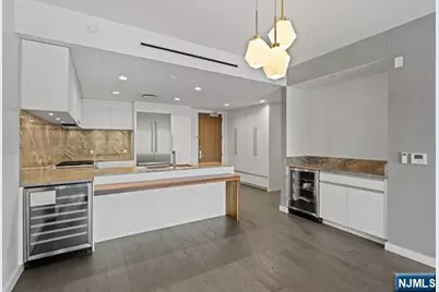 320 Adolphus Avenue 404 #404, Cliffside Park, NJ 07010 - Photo 2