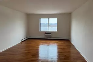 101 Bellgrove Dr 1B, Mahwah, NJ 07430 - Photo 2