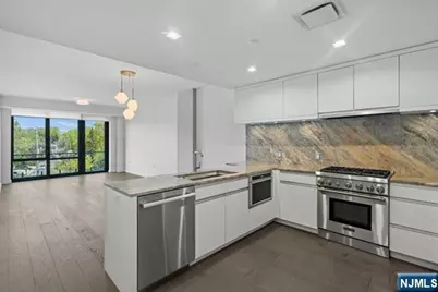 320 Adolphus Avenue 404 #404, Cliffside Park, NJ 07010 - Photo 2