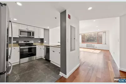 100 Old Palisade Road 914 #914, Fort Lee, NJ 07024 - Photo 2