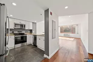 100 Old Palisade Road 914, Fort Lee, NJ 07024 - Photo 2