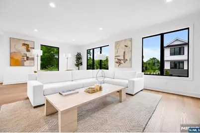 2 Skye Drive, Paramus, NJ 07652 - Photo 6