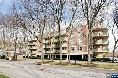 200 Grand Cove Way 2A #2A, Edgewater, NJ 07020 - Photo 2