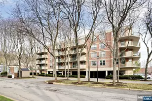 200 Grand Cove Way 2A, Edgewater, NJ 07020 - Photo 2