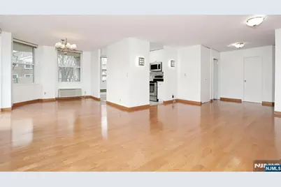 200 Grand Cove Way 2A #2A, Edgewater, NJ 07020 - Photo 8