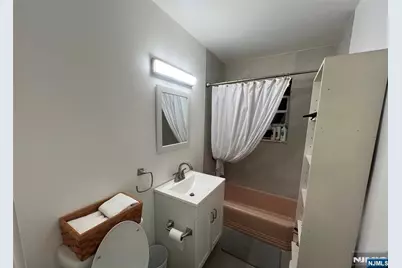 275 Hoym Street 2E #2E, Fort Lee, NJ 07024 - Photo 8