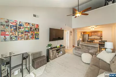 454 Cambridge Drive, Butler, NJ 07405 - Photo 4