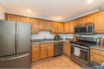 454 Cambridge Drive, Butler, NJ 07405 - Photo 8