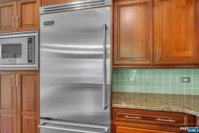 31 Cambridge Way, Weehawken, NJ 07086 - Photo 6