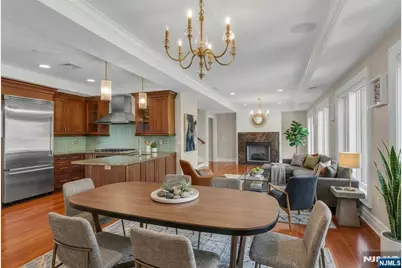 31 Cambridge Way, Weehawken, NJ 07086 - Photo 2