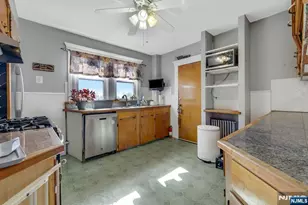 8 Elm St, West Orange Township, NJ 07052 - Photo 18