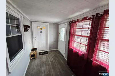 451 Wilson Avenue, Lyndhurst Township, NJ 07071 - Photo 14