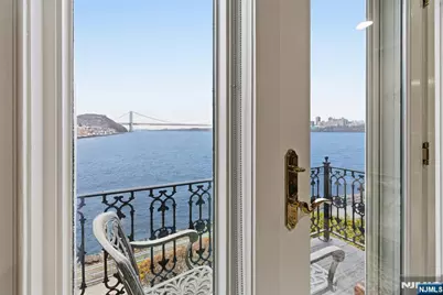 119 Hudson Cove, Edgewater, NJ 07020 - Photo 24