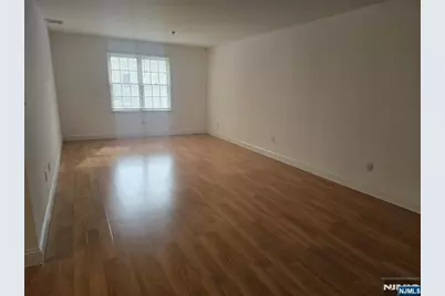 65 Fairview Street 1H #1H, Palisades Park, NJ 07650 - Photo 2