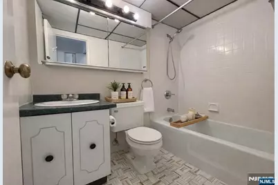 1600 Center Avenue 9C #9C, Fort Lee, NJ 07024 - Photo 16