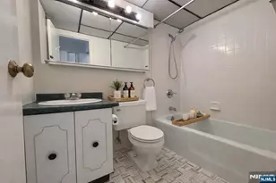 1600 Center Ave 9C, Fort Lee, NJ 07024 - Photo 16